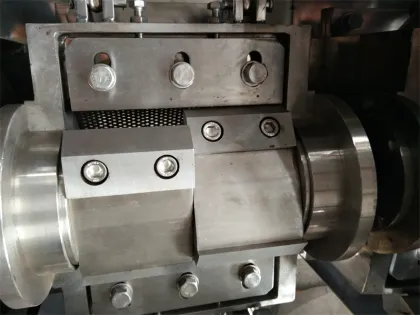 Coarse grinding machine dry food crushing machine