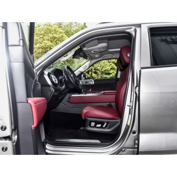 High-Performance Tank400 Hi4-T Electric SUV