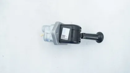 China International Truck Spare Parts: Hot Sale Automatic Brake Systems, Including Hand Brake Valve