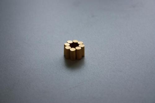 Sintered Cylinder Ndfeb Magnet With Gold Coating 