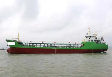 961 DWT Oil Tanker built in 2010