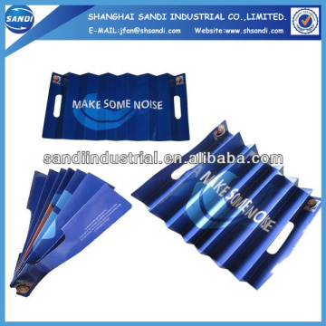 Hand clap noise maker
