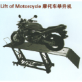 Single post lift of motorcycle