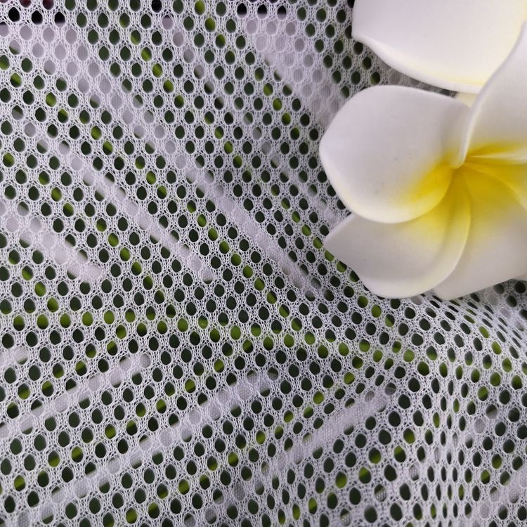 Polyester mềm lỗ lớn sợi dọc vải dệt kim