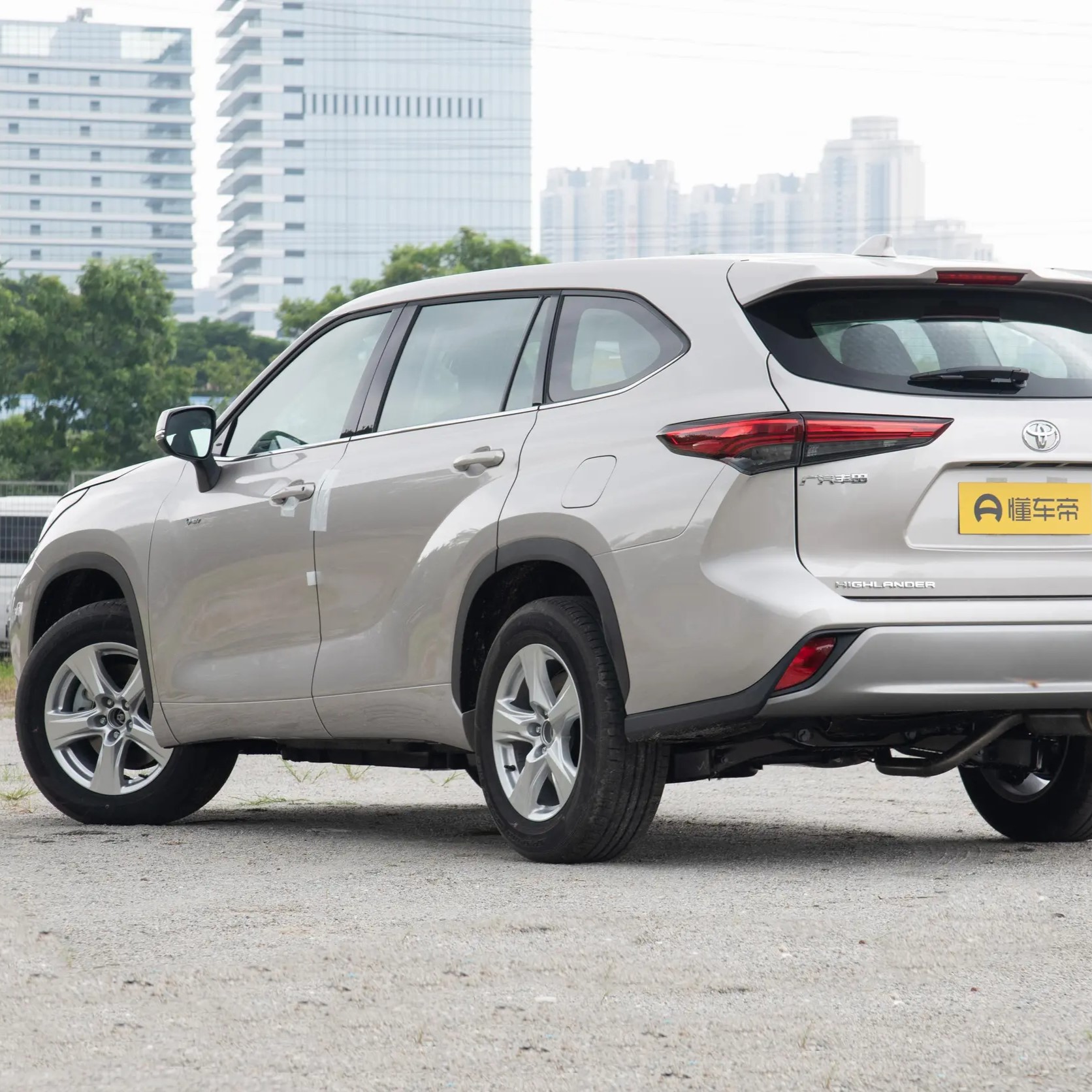 Toyota Highlander 2024 Dual Engine 2.5L Flagship Hybrid SUV