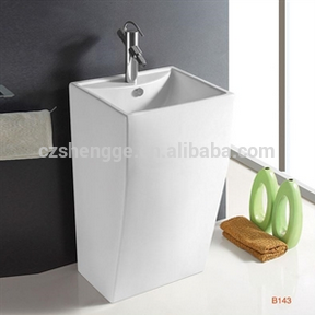 143 Fixing to wall with back one piece ceramic basin and ceramic sink