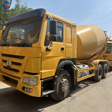 Second Hand Sinotruk Howo 6X4 12 Cubic Concrete Mixer Truck