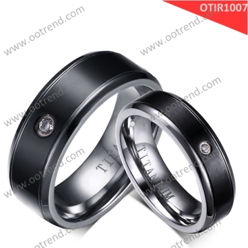 Lover rings: shiny polished titanium wedding rings with PVD plated black color inlay shiny zircon
