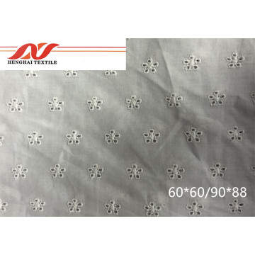 The white embroidered 60*60/90*88 57/58'' 75g