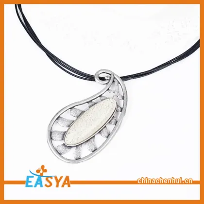 Zara Jewelry Necklace Frozen Chunky Necklace