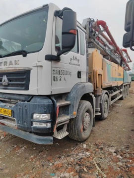 XCMG Sinotruk 69-meter HB69V Concrete Pump Truck