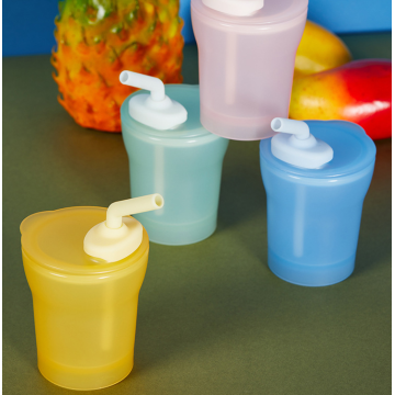 Toddlers Silicone Drinking Training Sippy Cup with Straw