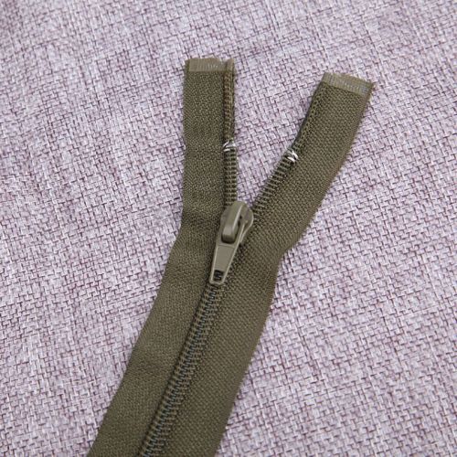 Multicolored nylon zippers in bulk for coats