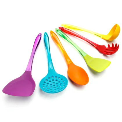 7pcs of kitchen utensils and one holder