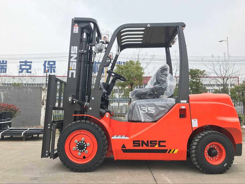 3.5 Ton Fork lift