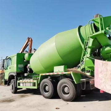 Camion de béton prêt à l&#39;emploi