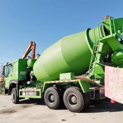 Camion de béton prêt à l&#39;emploi