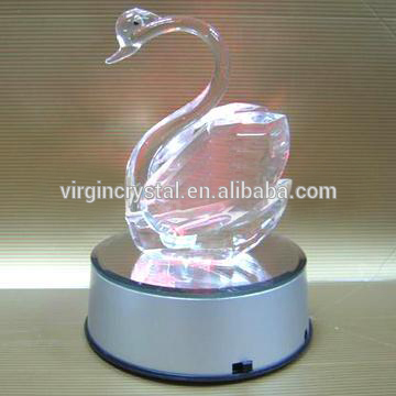 Wholesale clear crystal swan with LED light base for wedding favor/birthday gift