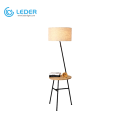 Hoek houten vloerlamp