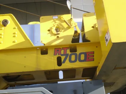 2010 GROVE RT700E 55 TON AUTO CRANE