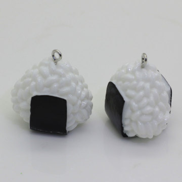 Nuevo encanto triángulo bola de arroz en forma de cabujón de resina Kawaii cuentas Slime DIY llavero decoración collar adornos