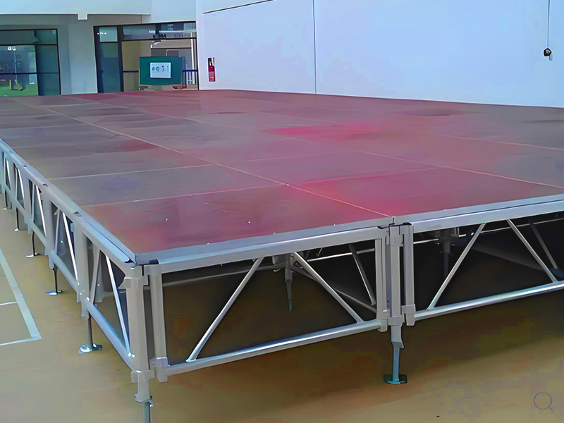 Adjustable lift stage