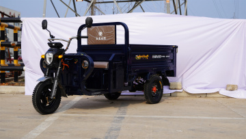 Electric Tricycle With 1.5-meter-high Rail Cargo Box
