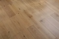 堅木張りの床仕上げ済みの滑らかな無垢材の床