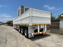 Three - axle Stake Semi - trailer