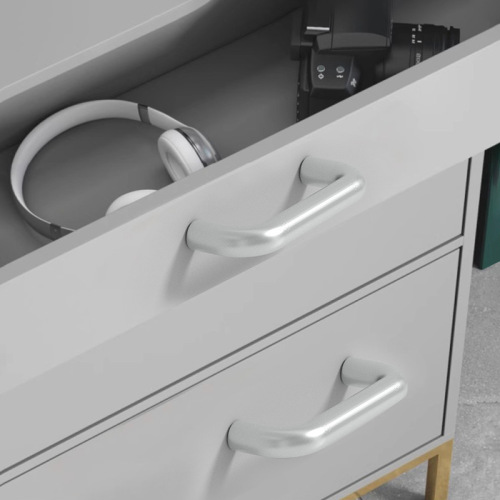 Zarif ve modern saklama dolabı kolları