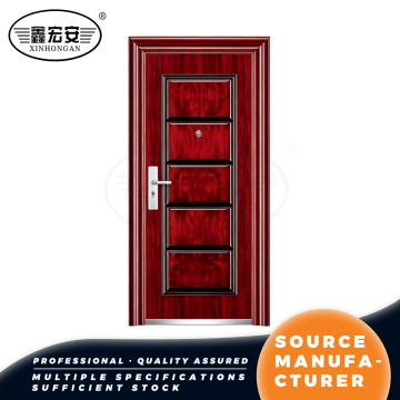 Porta d'ingresso con venature del legno a strisce verticali