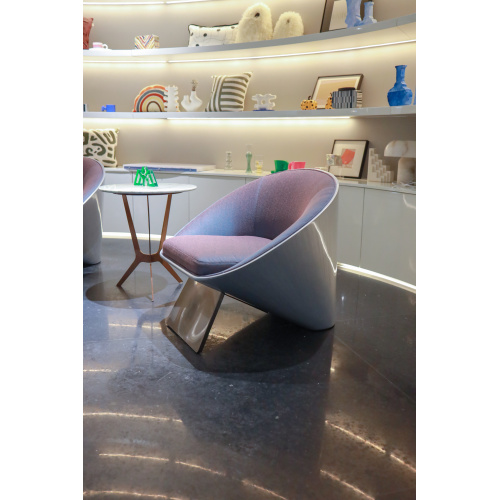 Silla de salón curva acogedora moderna