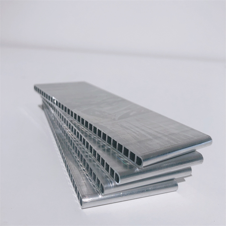 ท่ออลูมิเนียมแบนหม้อน้ำอากาศรถยนต์ Microchannel Heat Exchanger