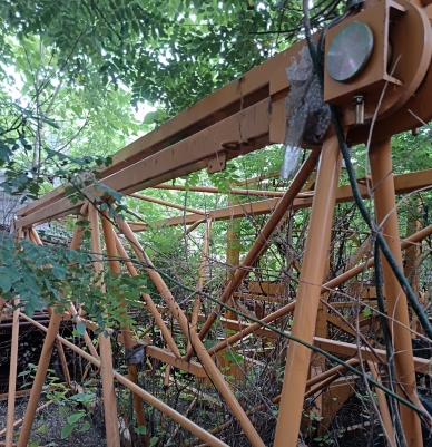 xcmg-used-crane-dismantled-storage-yard xcmg-used-crane-dismantled-storage-yard