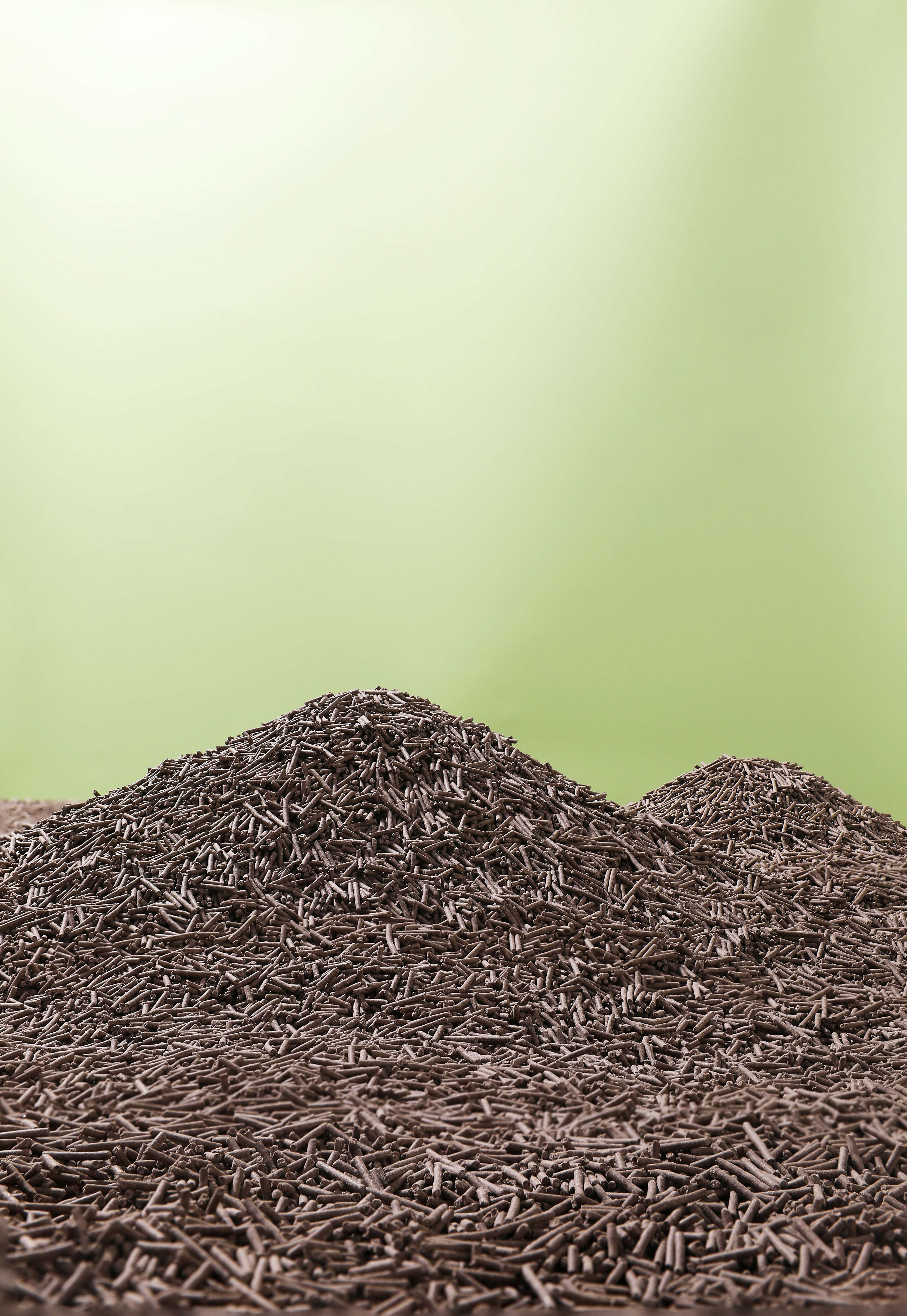 Coffee tofu cat litter