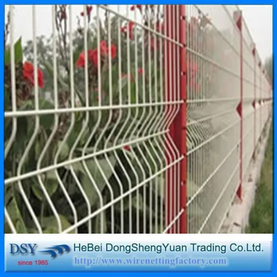 2016 Cheap Good Quality Triangular Bending 3D Welded Wire Mesh Fence