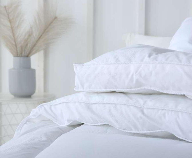 Hotel White Feather Silk Mattress Topper