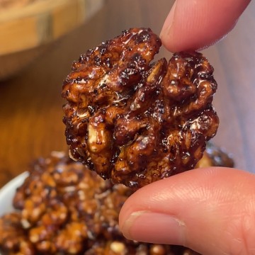 Nueces de nuez glaseadas con café