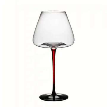 Copo de vinho tinto feito à mão de luxo