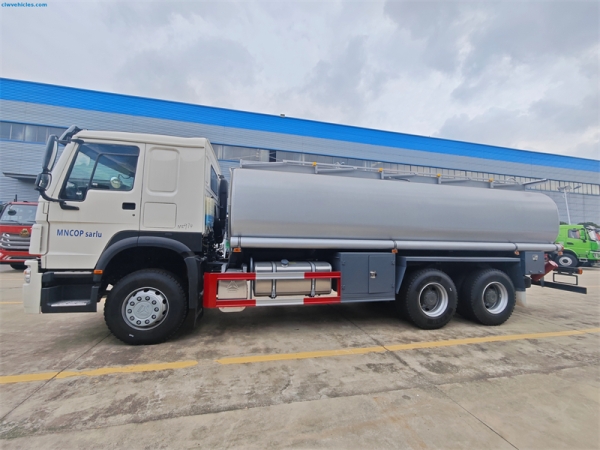 HOWO 6X4 340HP 20CBM TANKER OLEIRO CAMINH