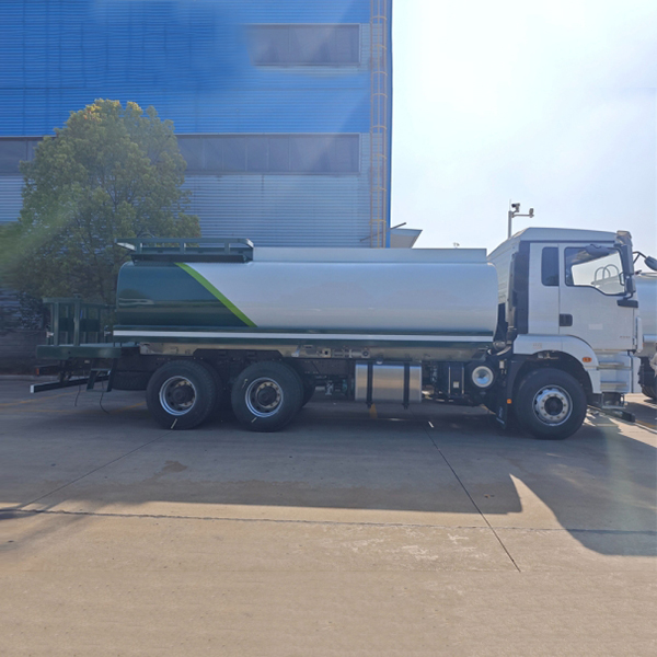 Efficient Shacman H3000 6x4 Water Sprinkler Truck for Urban Cleaning