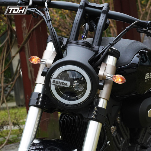 Sinal de giro de bala de fibra de carbono prateado dinâmico fluindo