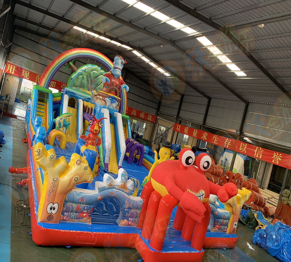 Inflatable bounce castle