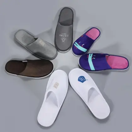 Stocked miscellaneous fleece material household slippers