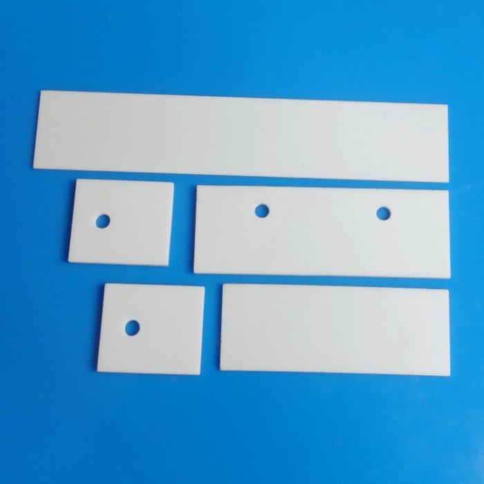 Kundenspezifische 95 % 99 % 99,5 % Aluminiumoxid-Keramikplatte