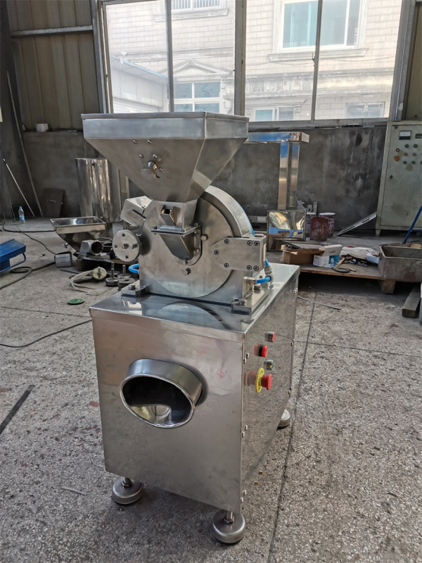 Dry black pepper powder grinding machine