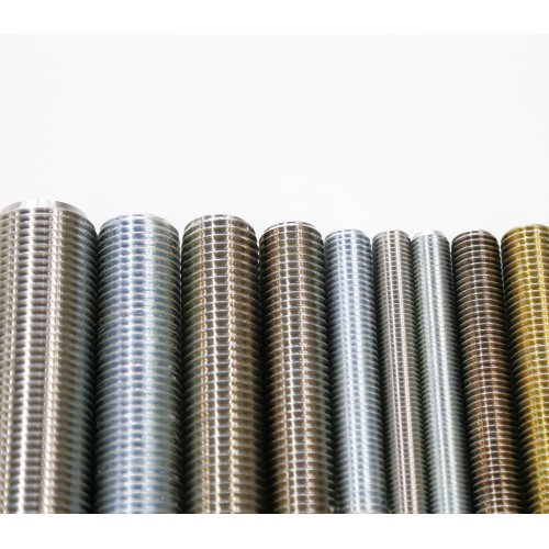 Parafuso prisioneiro de haste roscada de aço carbono