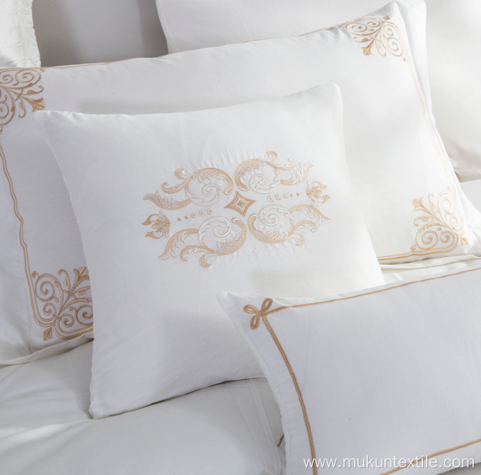 Custom luxury microfiber embroidery lace comforters