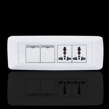 2 つのギャング スイッチおよび二重マルチ ソケット
