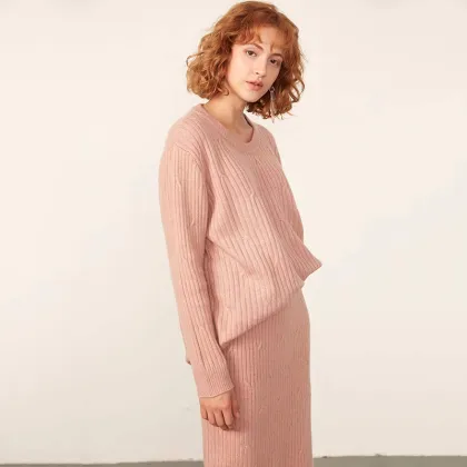 Luxury Pink Thick Fleece Knitted Women's Sweater and Skirt Set